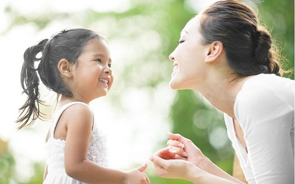 Me-va-be-vui-dua-cung-nhau