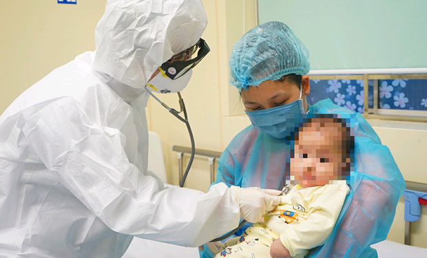 Bé gái N.G.L mắc bệnh covid-19